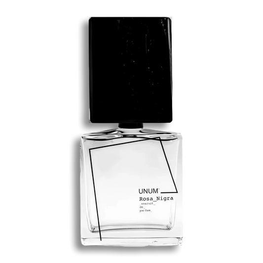 Product shot of Rosa Nigra by Filippo Sorcinelli