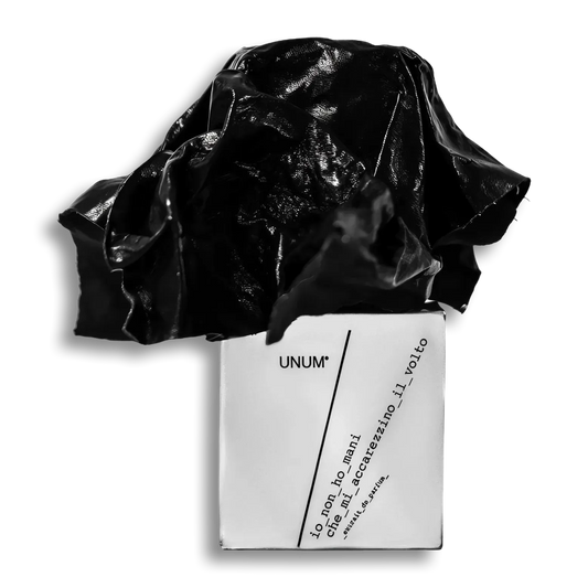Product shot of Io non ho mani che mi accarezzino il volto by Filippo Sorcinelli