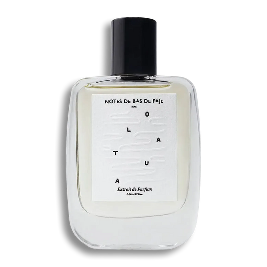Product shot of Olatua by Notes de Bas de Paje